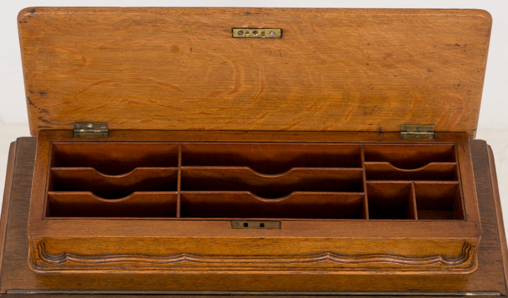Oak Arts and Crafts Style Davenport