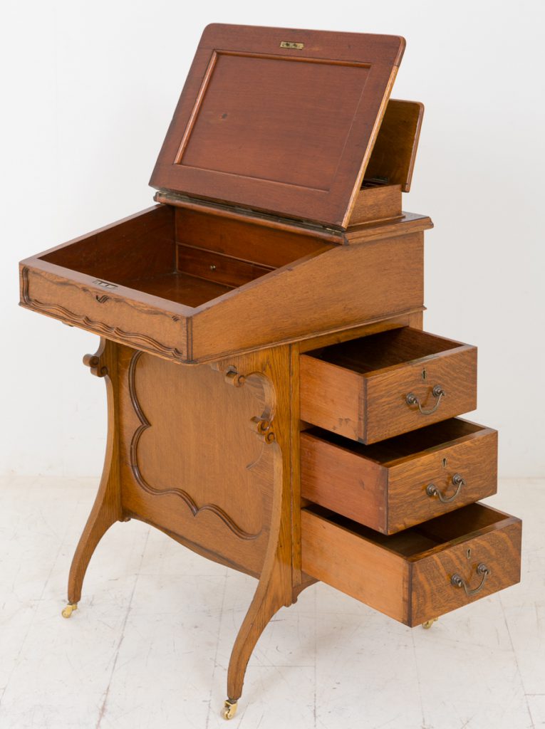 Oak Arts and Crafts Style Davenport