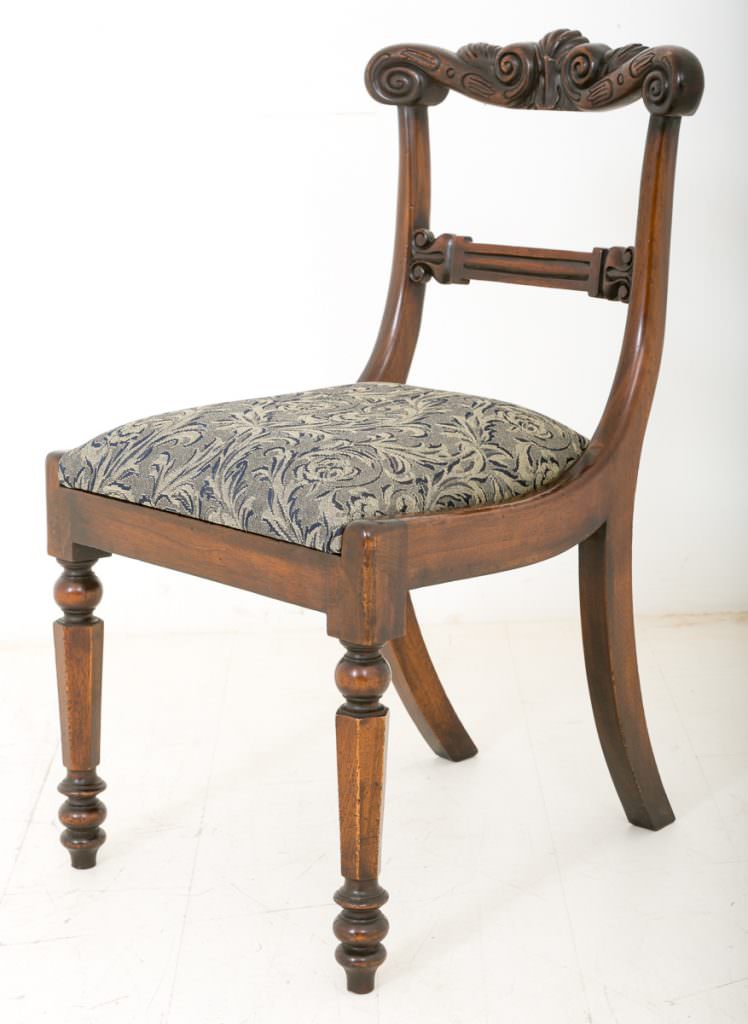 Set of 12 William IV Mahogany dining Chairs