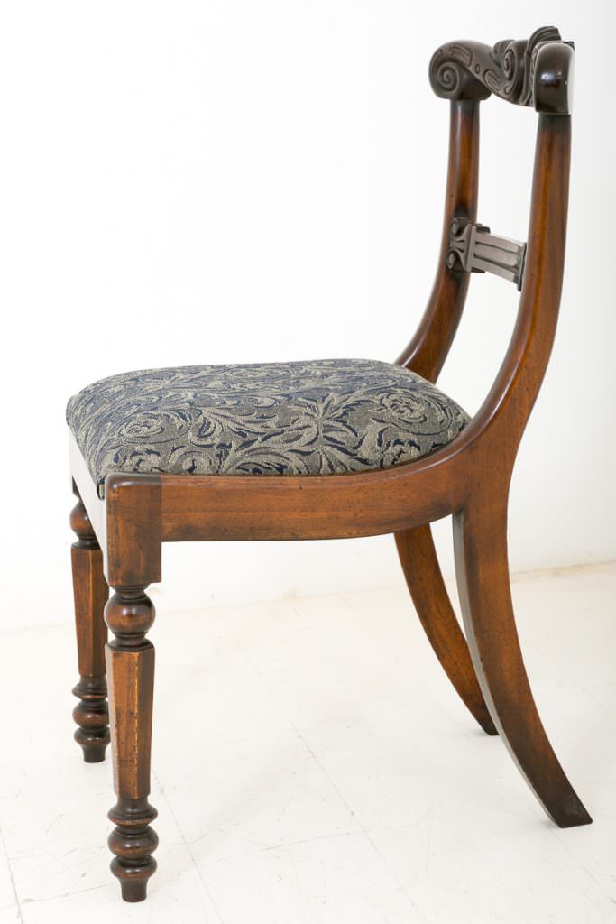 Set of 12 William IV Mahogany dining Chairs