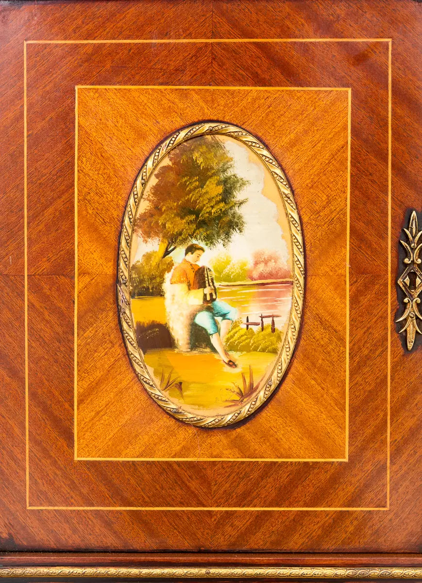 Very Pretty Mahogany and Walnut Bon du Jour