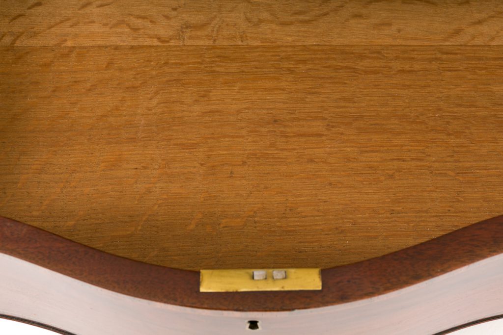 Mahogany Serpentine Chest of Drawers