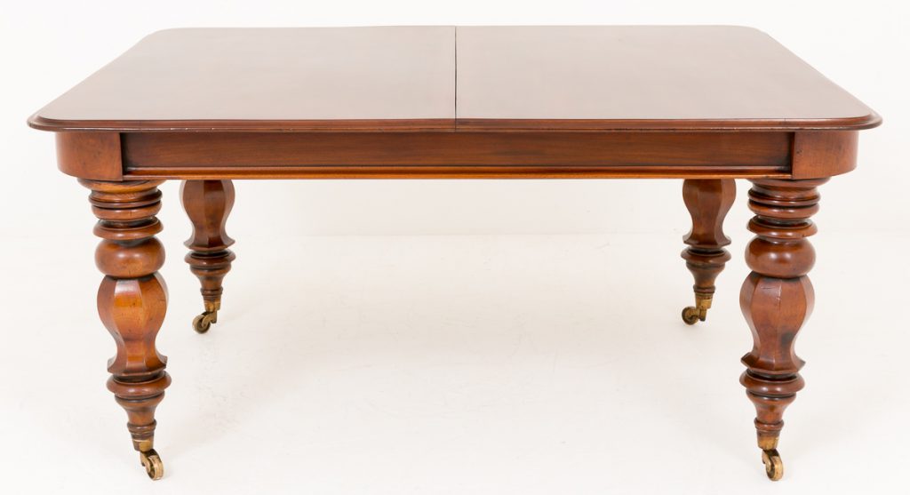 Victorian Mahogany 2 Leaf Extending Dining Table.