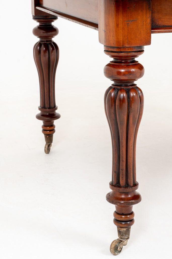 Early Victorian Mahogany Extending Dining Table