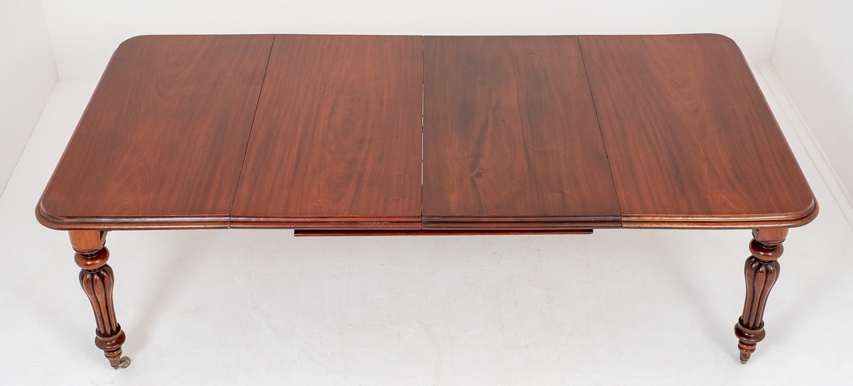 Early Victorian Mahogany Extending Dining Table