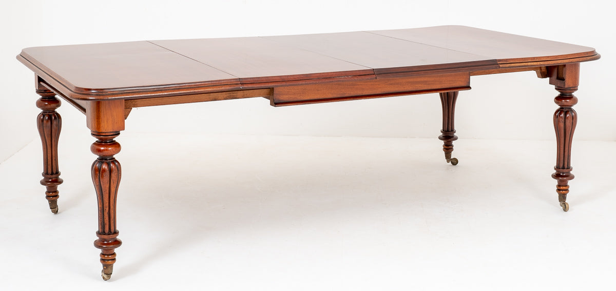 Early Victorian Mahogany Extending Dining Table