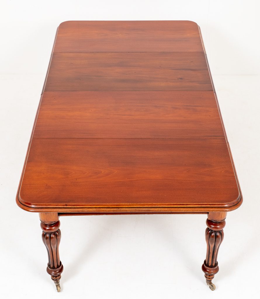 Early Victorian Mahogany Extending Dining Table
