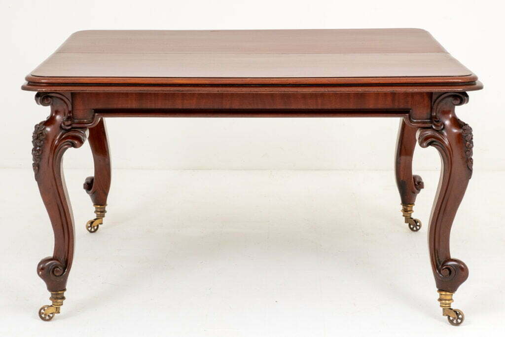 Good Quality Victorian Mahogany Extending Dining Table