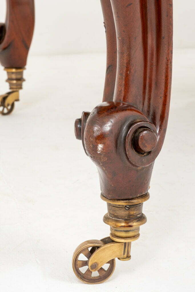 Good Quality Victorian Mahogany Extending Dining Table