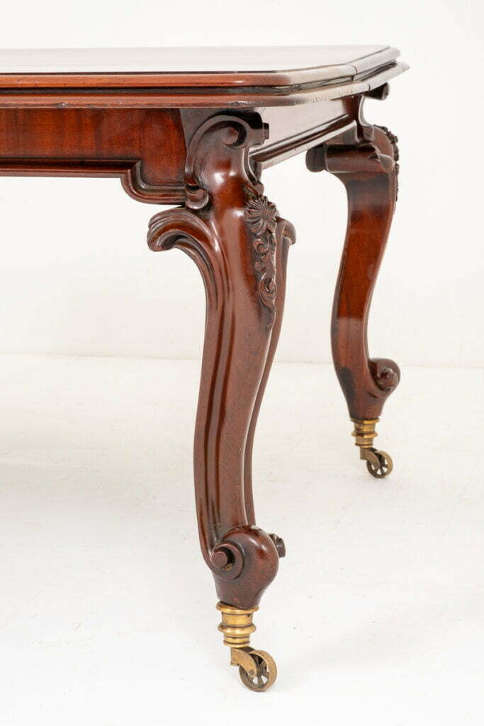 Good Quality Victorian Mahogany Extending Dining Table