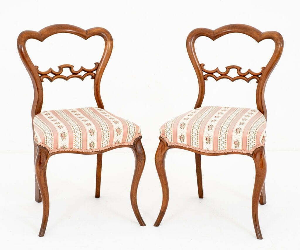 Pretty Pair of Victorian Mahogany Side Chairs