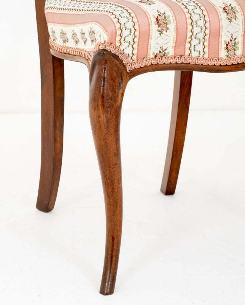 Pretty Pair of Victorian Mahogany Side Chairs