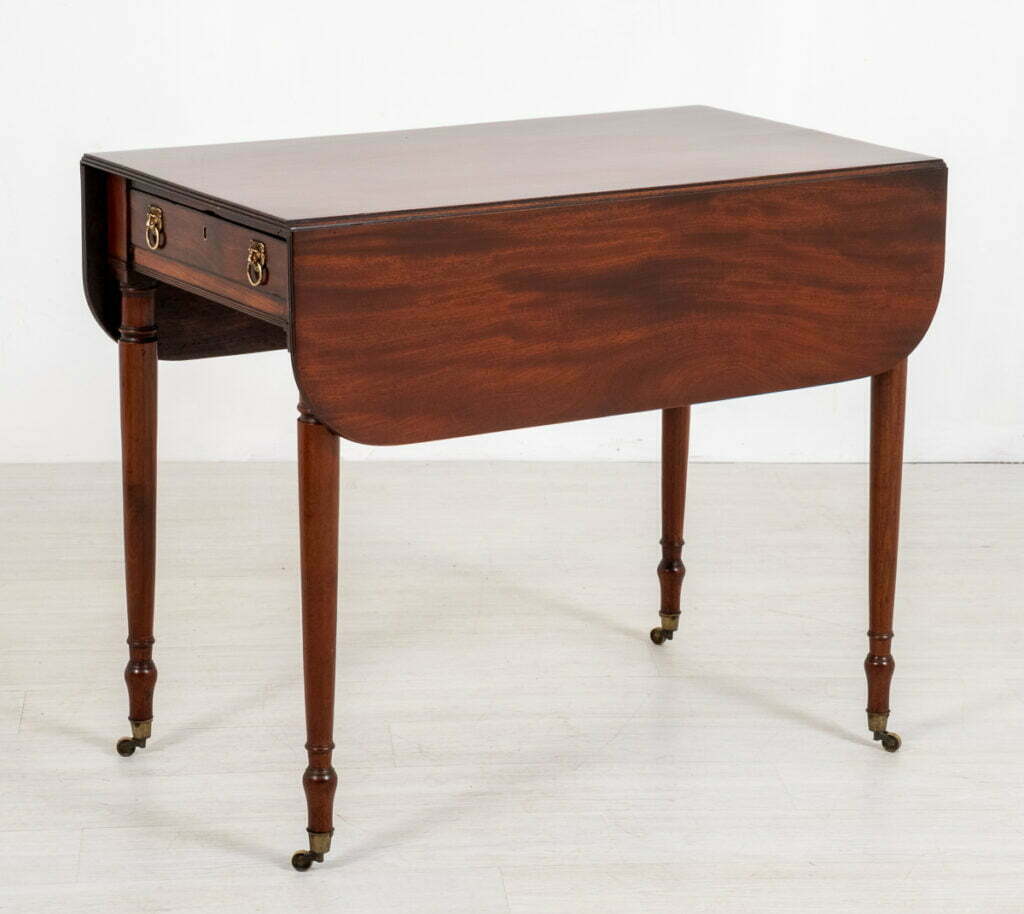 Pretty Mahogany Pembroke Table