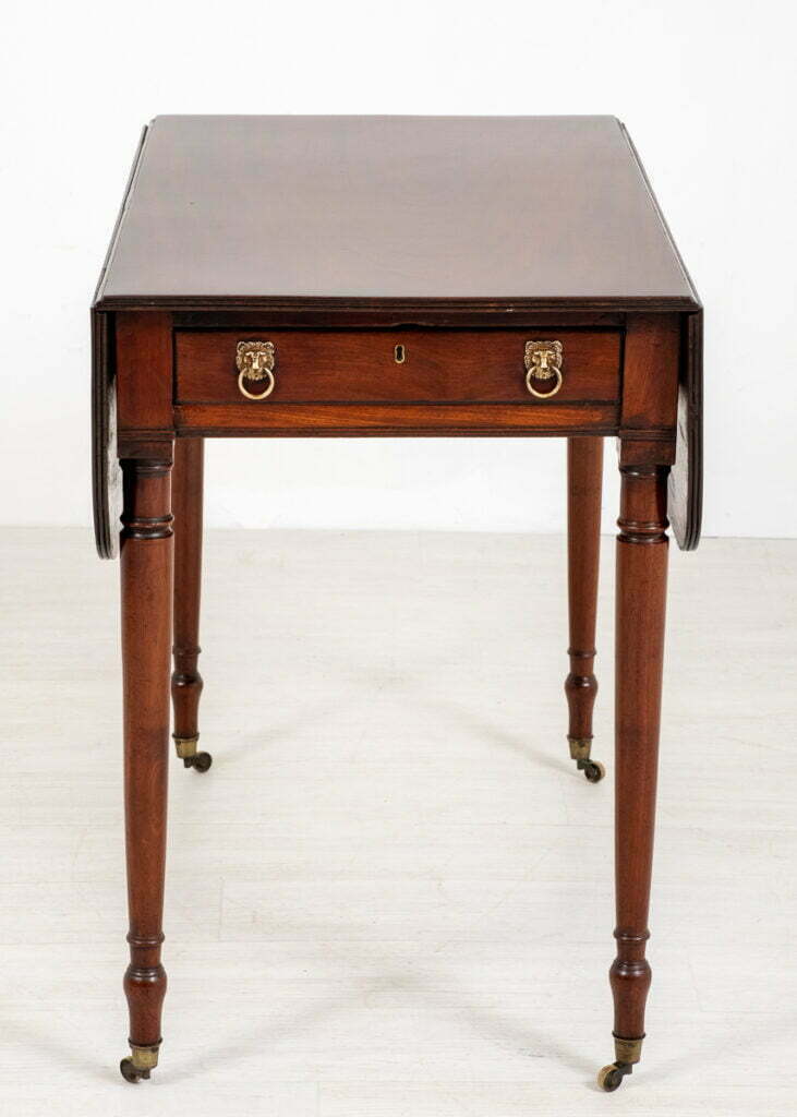 Pretty Mahogany Pembroke Table