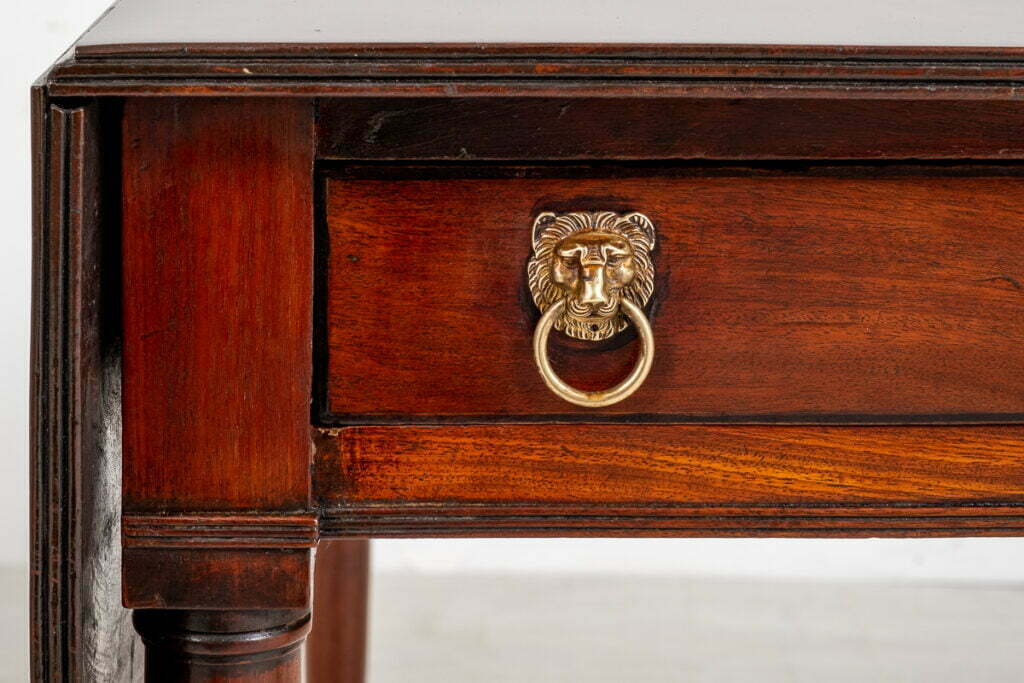 Pretty Mahogany Pembroke Table