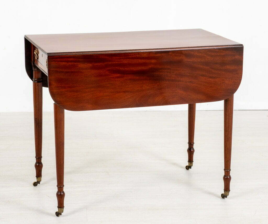 Pretty Mahogany Pembroke Table