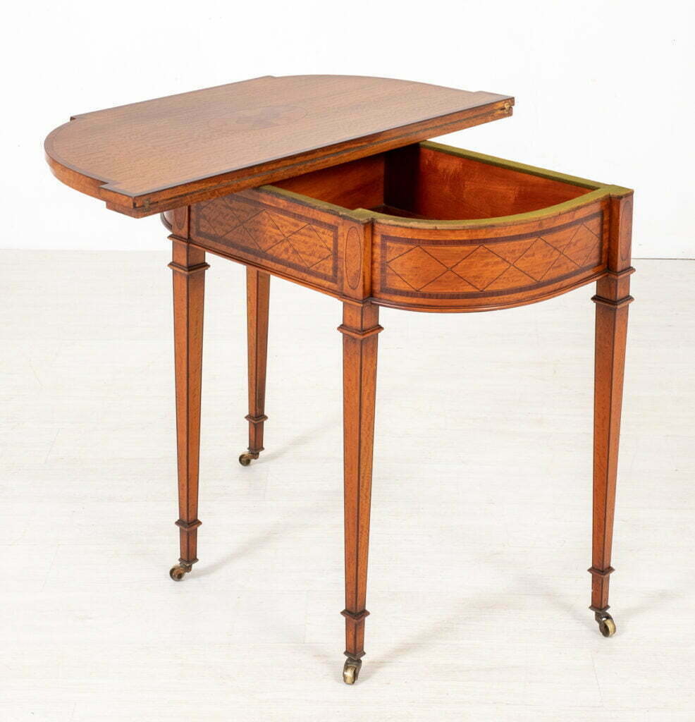 Satinwood Card table in the Hepplewhite Style