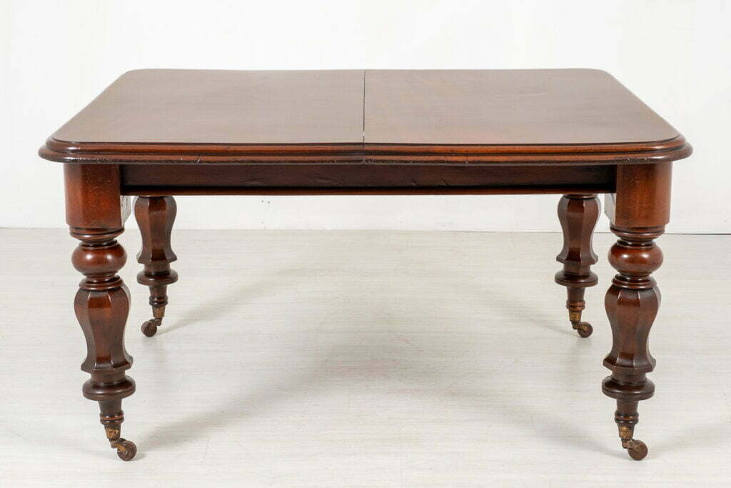 William IV Mahogany Extending Dining Table with Faceted Legs