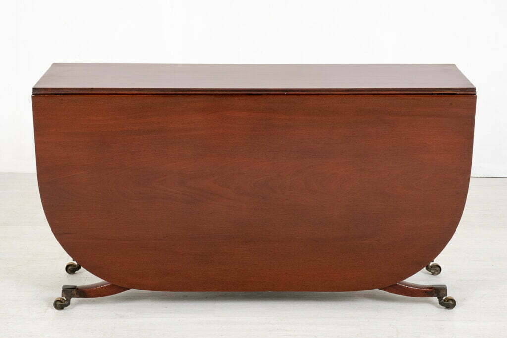 Elegant Regency Mahogany Cumberland Table