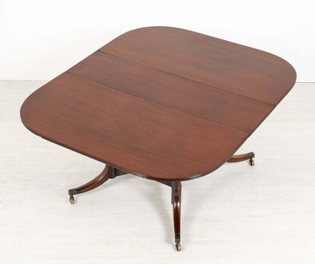 Elegant Regency Mahogany Cumberland Table