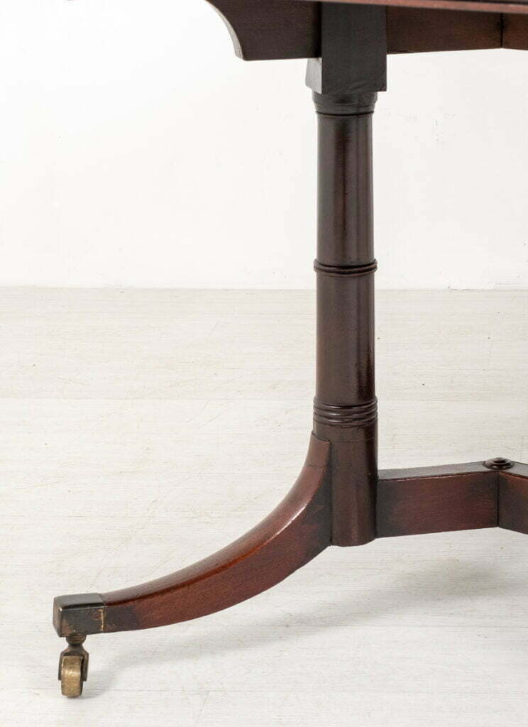 Elegant Regency Mahogany Cumberland Table