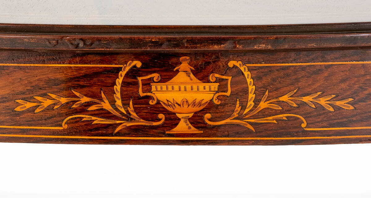 Pretty Rosewood occasional Table