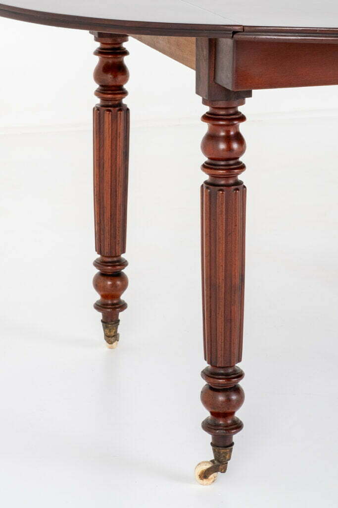 Unusual Mahogany Extending Dining Table