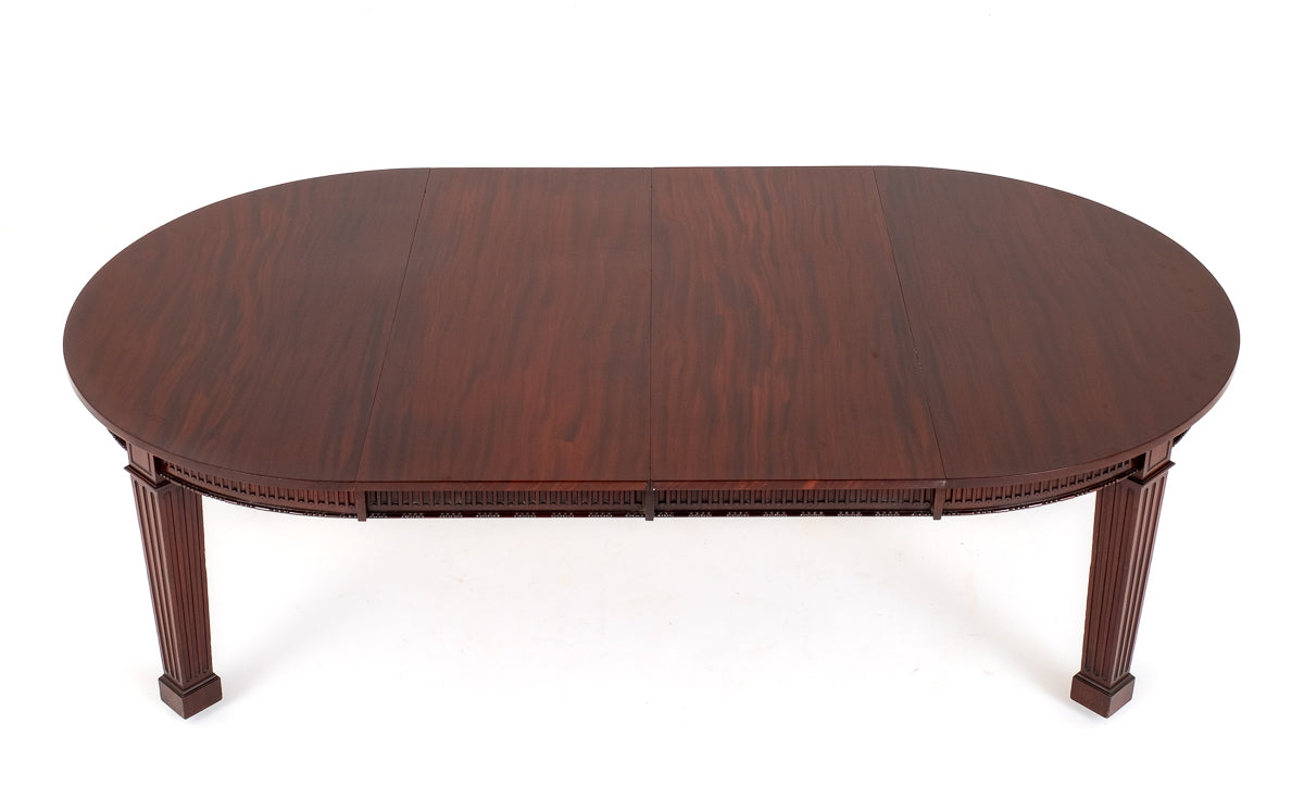 Good Quality Mahogany 2 Leaf Extending Dining Table
