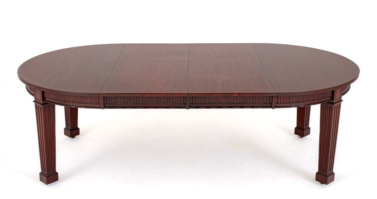 Good Quality Mahogany 2 Leaf Extending Dining Table