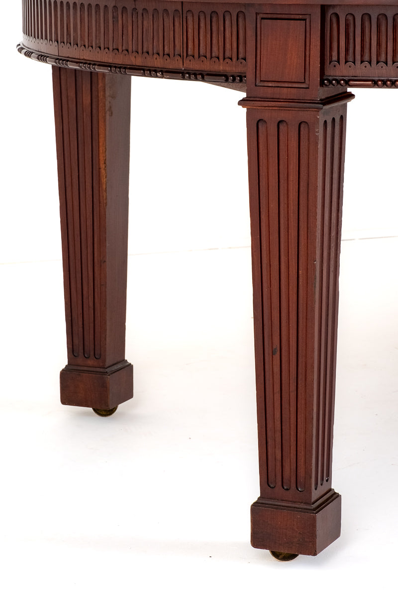 Good Quality Mahogany 2 Leaf Extending Dining Table