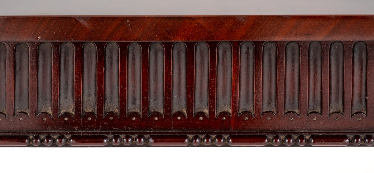 Good Quality Mahogany 2 Leaf Extending Dining Table