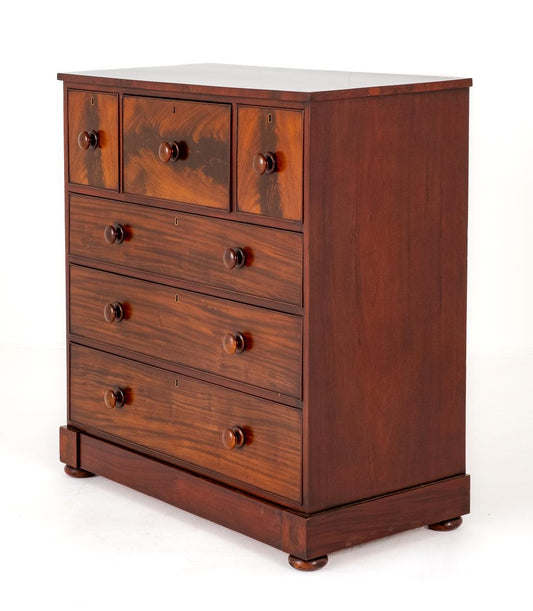 Victorian Mahoghany Chest of Drawers