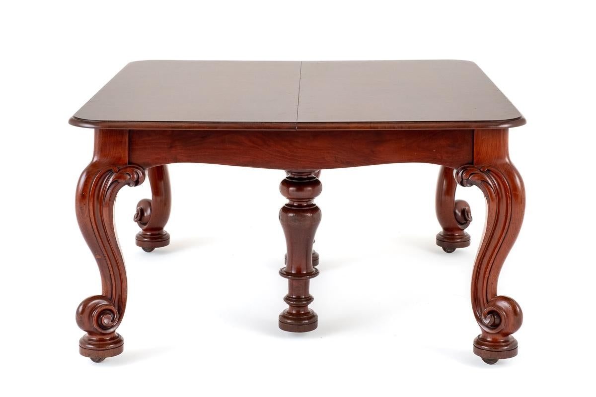 Magnificent 24 Seat Victorian Mahogany Extending Dining Table