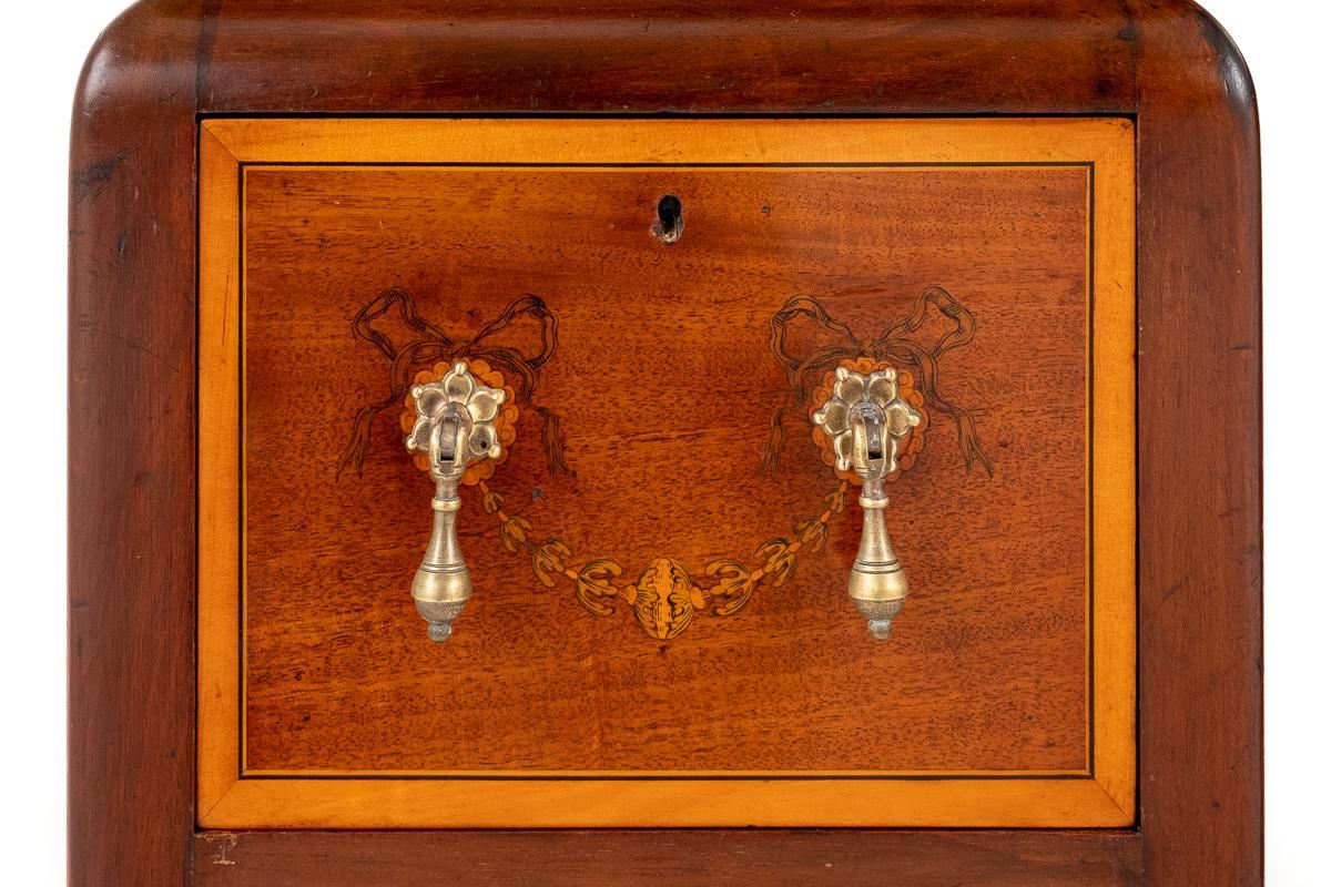 Pretty Mahogany Sheraton Revival Pedestal Desk