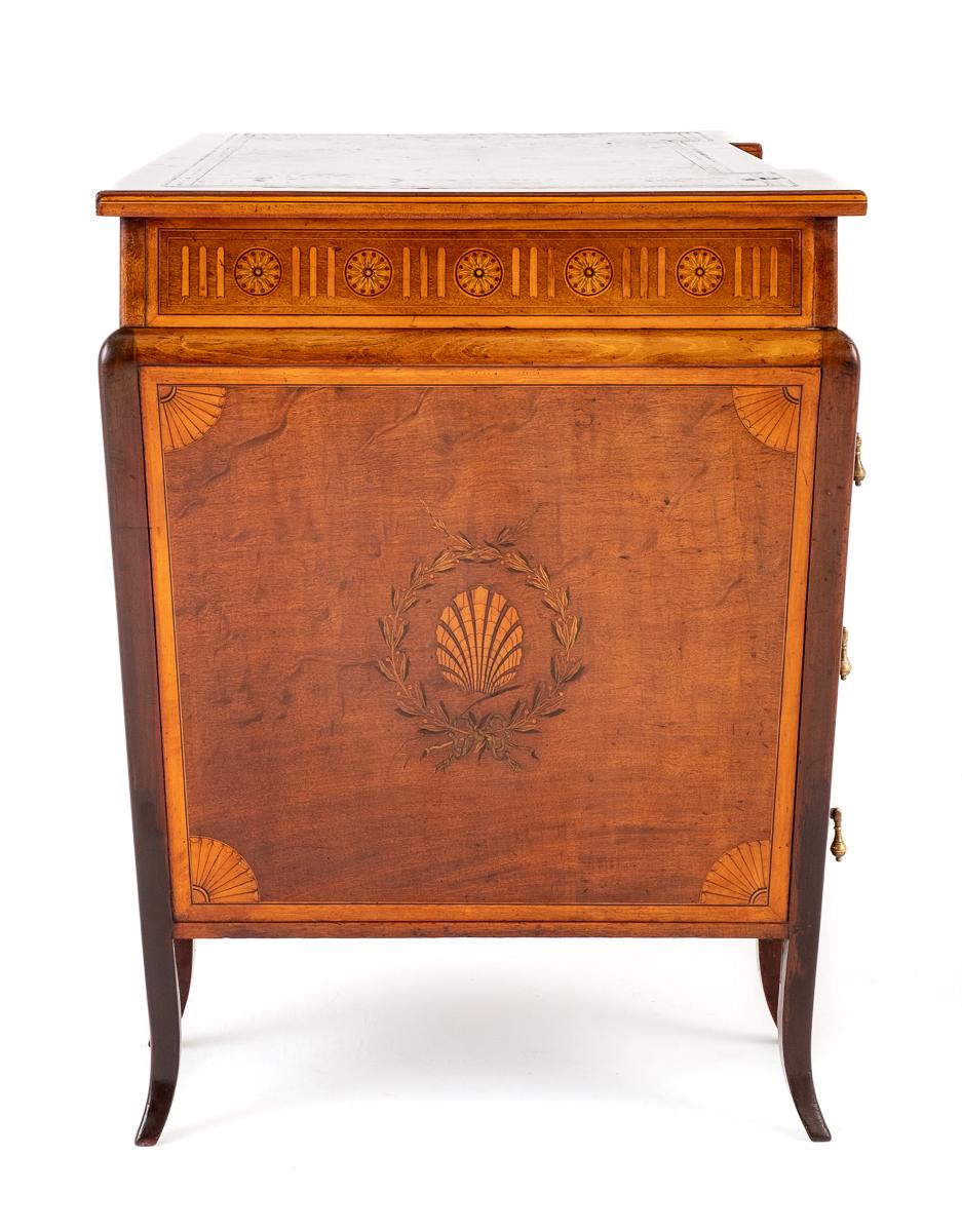Pretty Mahogany Sheraton Revival Pedestal Desk