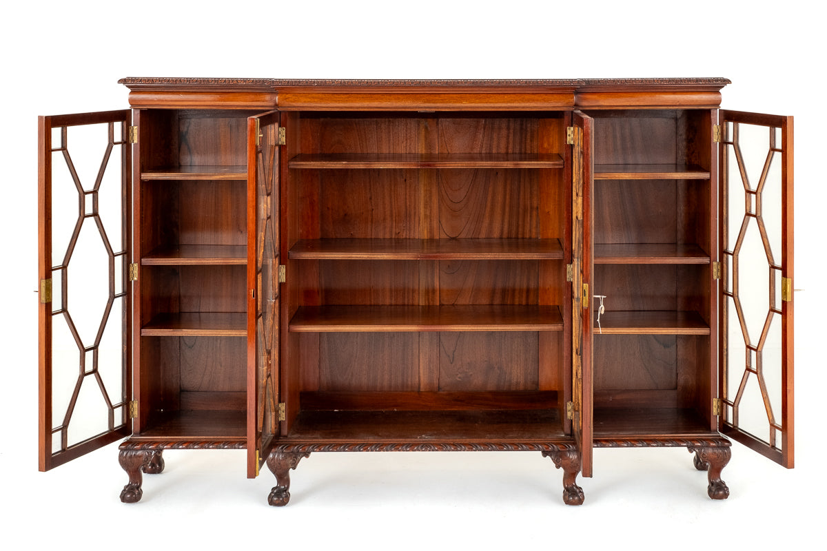 Impressive Mahogany Chippendale style 4 door breakfront bookcase