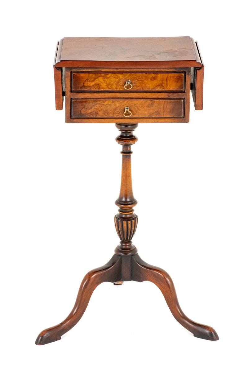 Walnut Queen Anne Style Occasional Table Georgian Shaped Legs