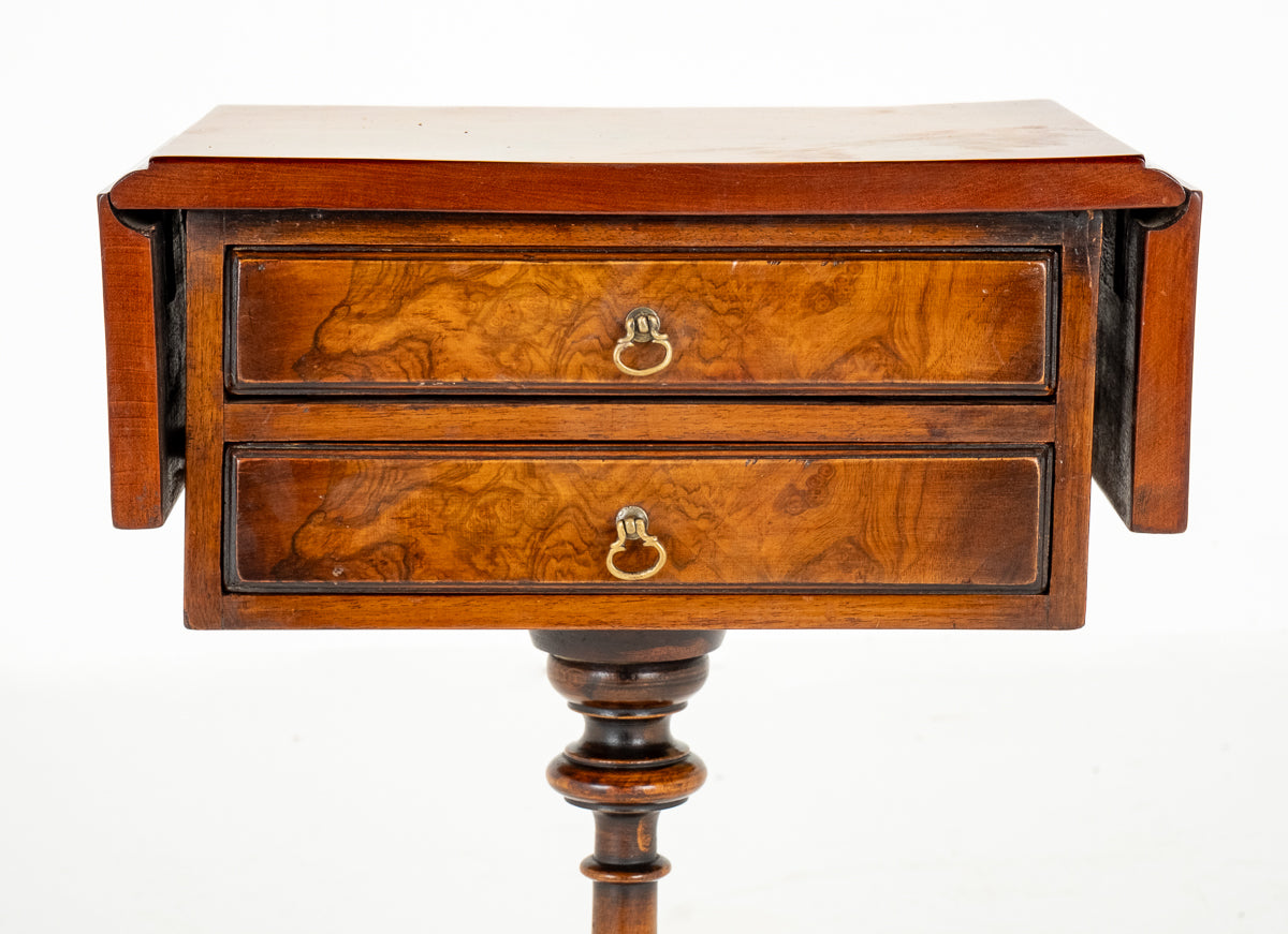 Walnut Queen Anne Style Occasional Table Georgian Shaped Legs