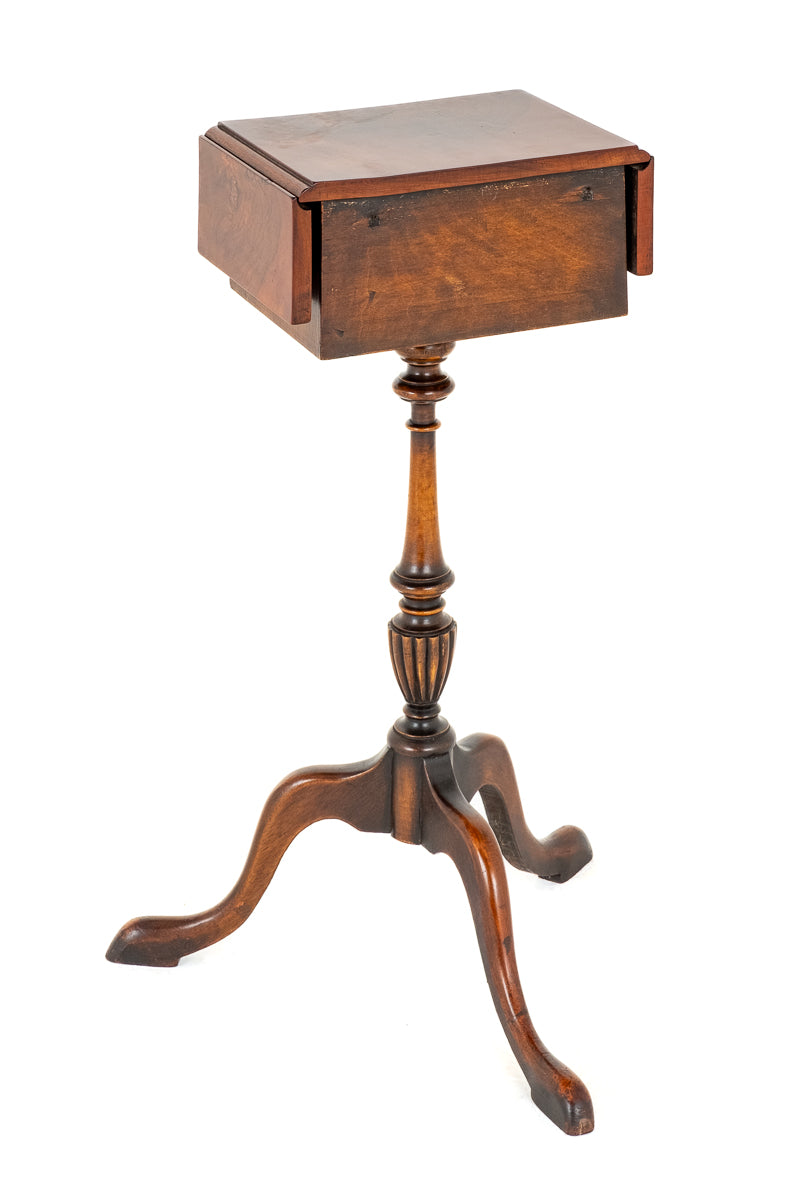 Walnut Queen Anne Style Occasional Table Georgian Shaped Legs