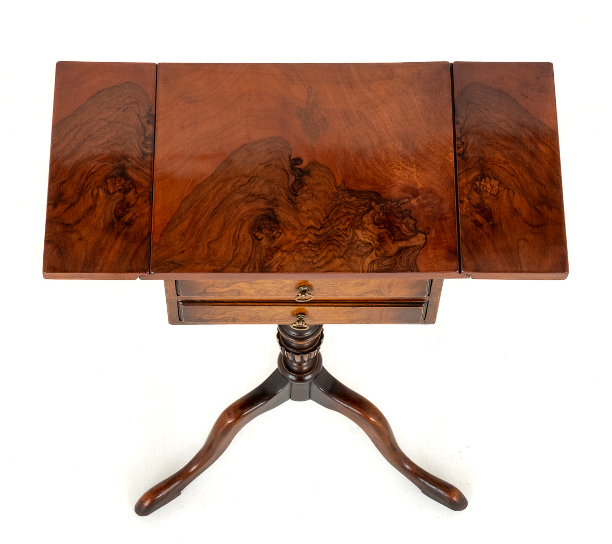 Walnut Queen Anne Style Occasional Table Georgian Shaped Legs