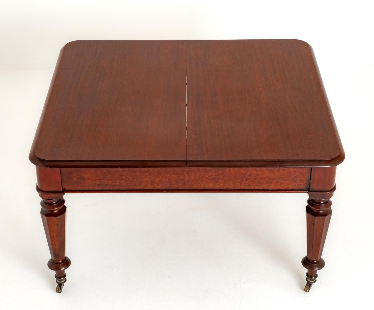 10 - 12 Seat William IV Mahogany Extending Dining Table