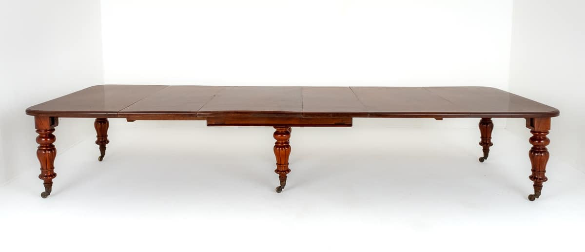 Superb William IV Mahogany Extending Dining Table