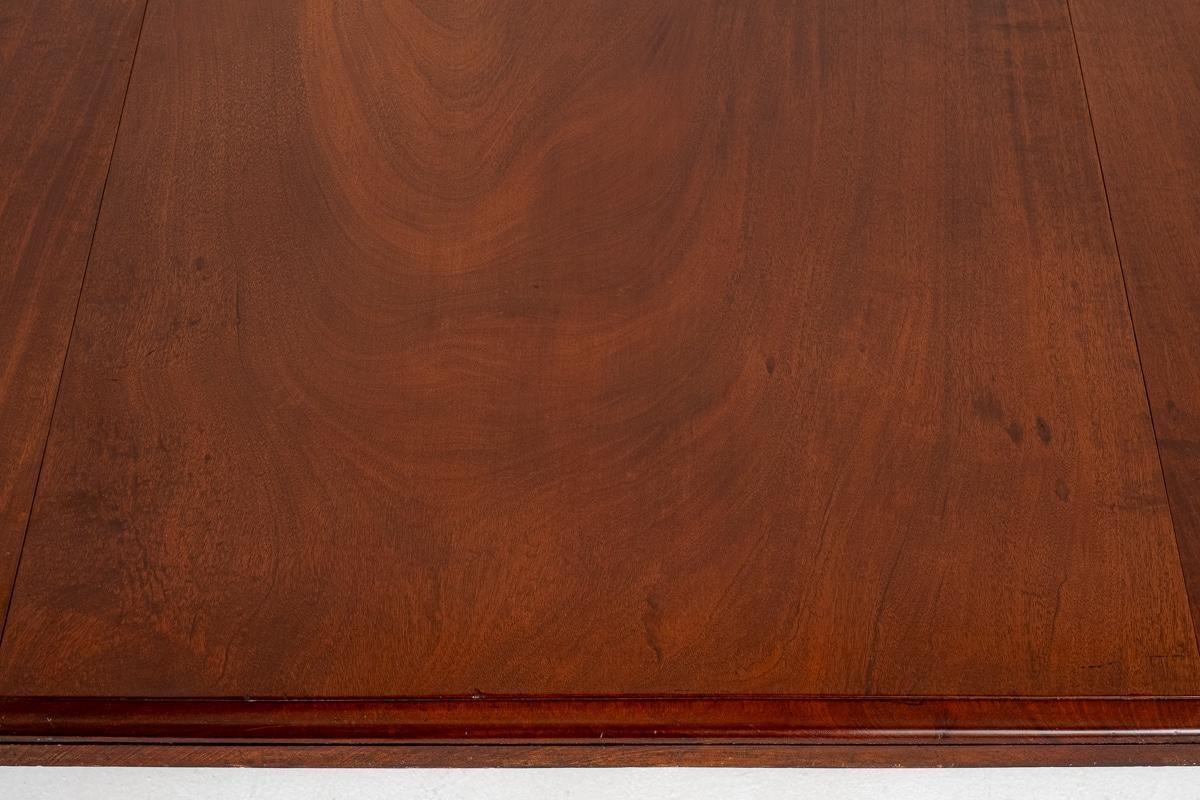 Superb William IV Mahogany Extending Dining Table