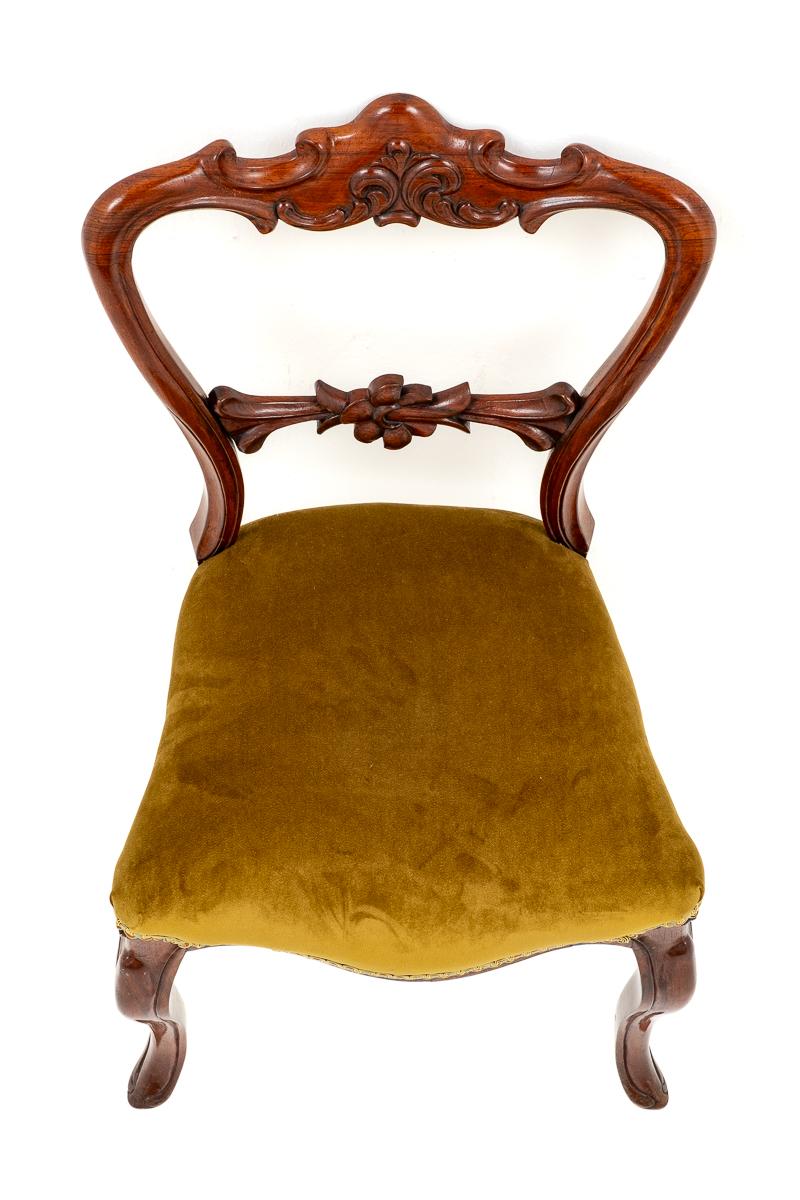 Pretty Pair of Rosewood Side Chairs Swept Back Legs