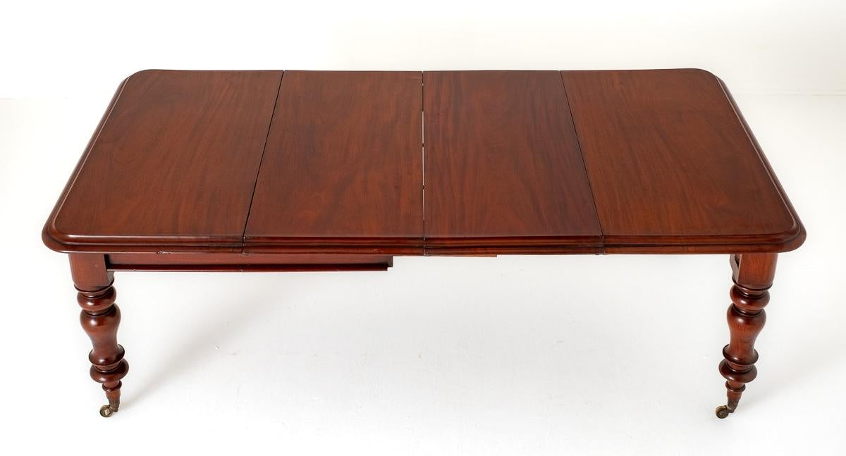 Victorian Mahogany 2 Leaf Extending Dining Table