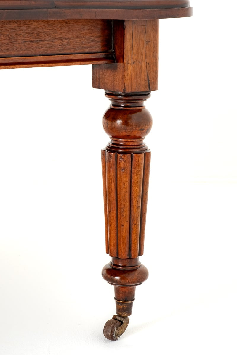 Victorian Mahogany 2 Leaf Extending Rectangular Dining Table