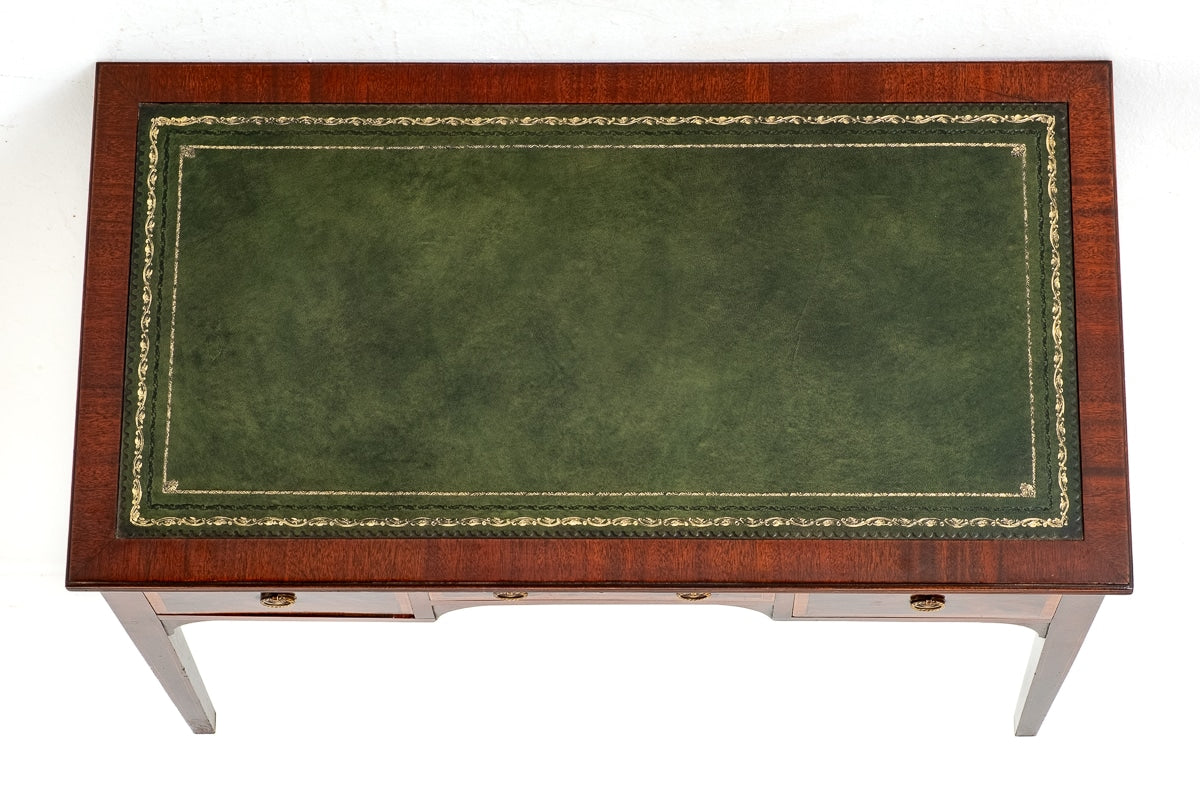 Queen Anne Stye Walnut Occasional Table