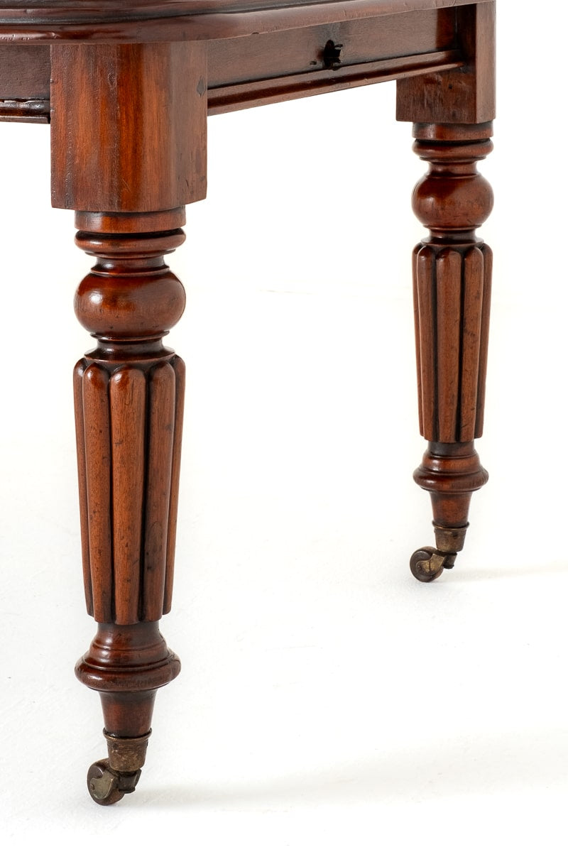 Victorian Mahogany 2 Leaf Extending Dining Table Carved Legs