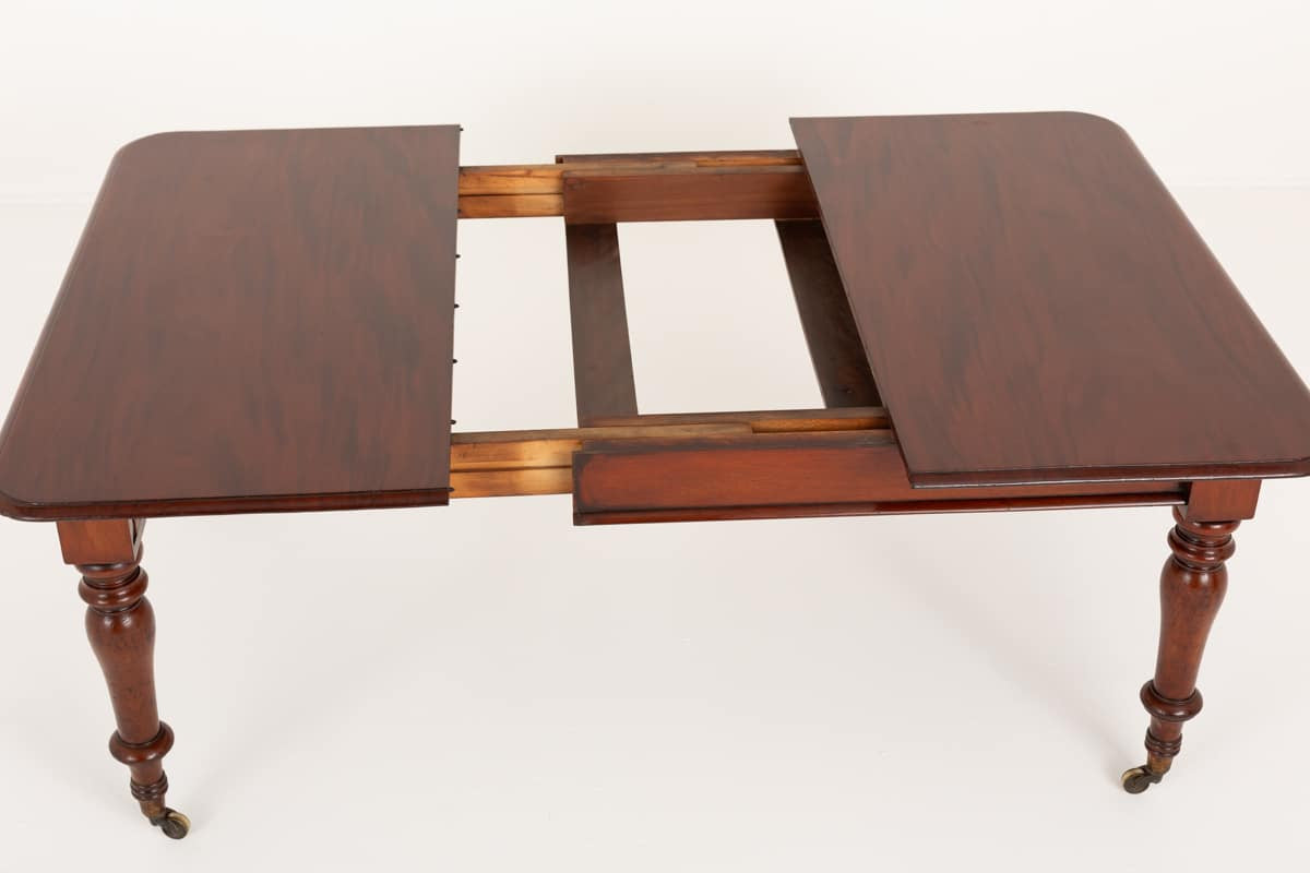 Victorian Mahogany Extending Dining Table