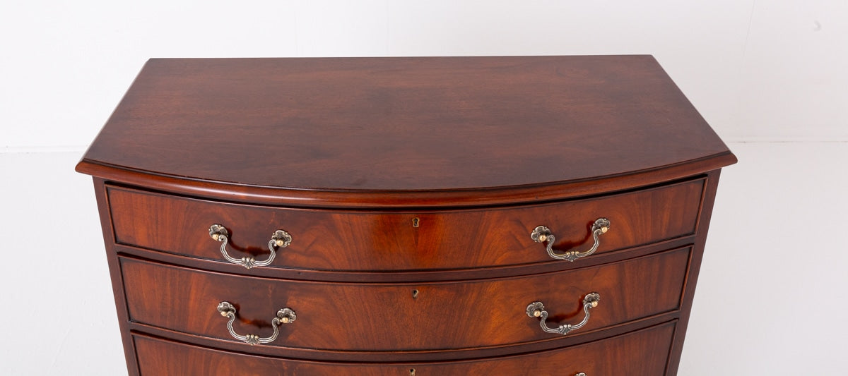 Mahogany Bow Front Chest of drawers.